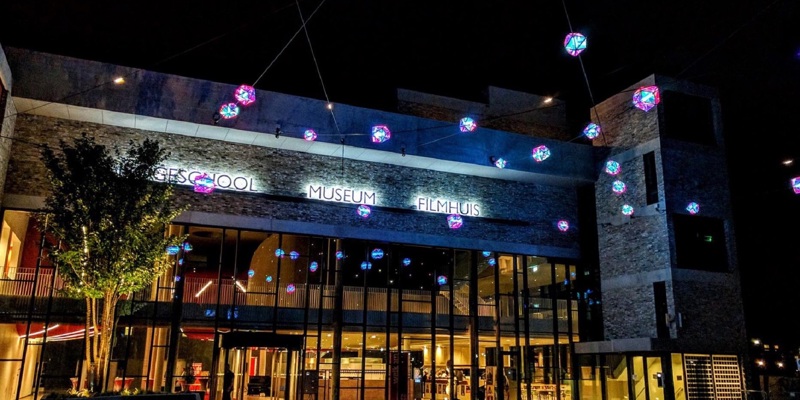 De ingang van Filmhuis de Domijnen in Sittard